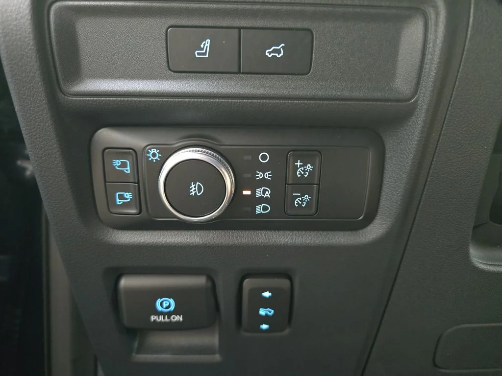 Used 2022 Stone Blue Metallic Ford Platinum image 29