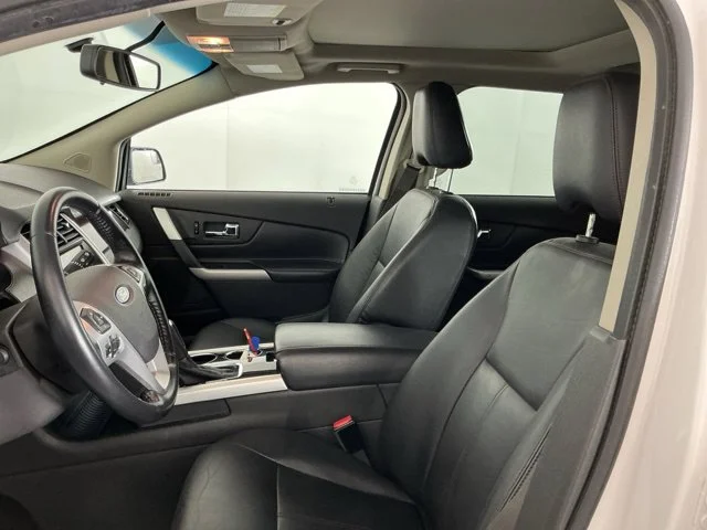 Used 2011 White Platinum Clearcoat Metallic Ford Limited image 14