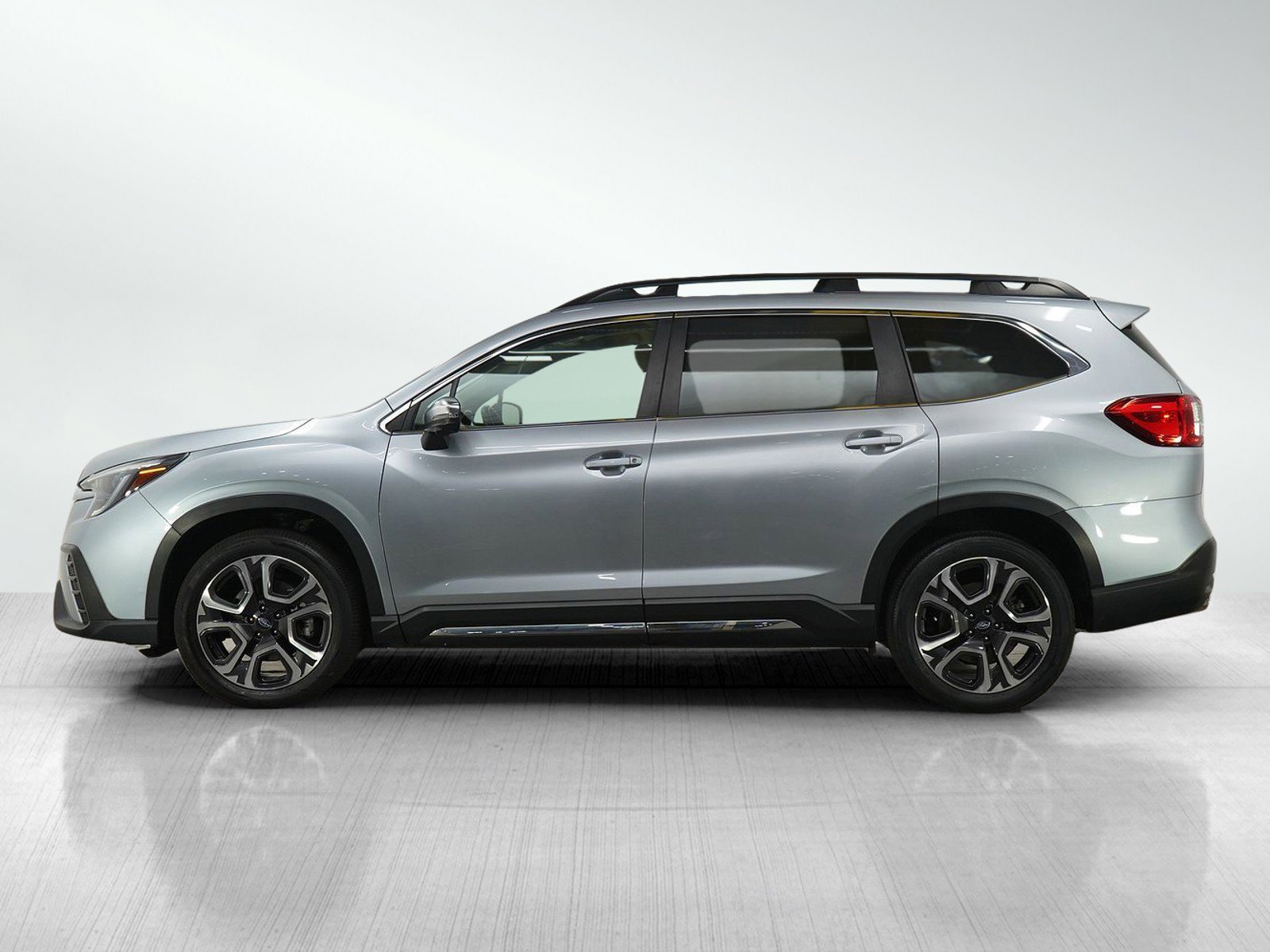 Used 2023 Subaru Ascent Limited with VIN 4S4WMAUD3P3439764 for sale in Burnsville, Minnesota