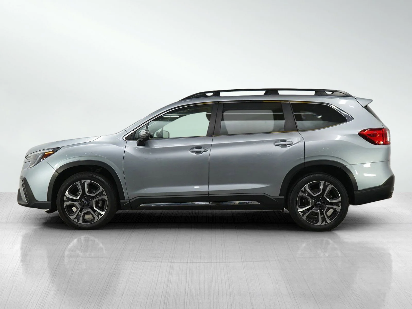Used 2023 Subaru Ascent Limited with VIN 4S4WMAUD3P3439764 for sale in Burnsville, Minnesota