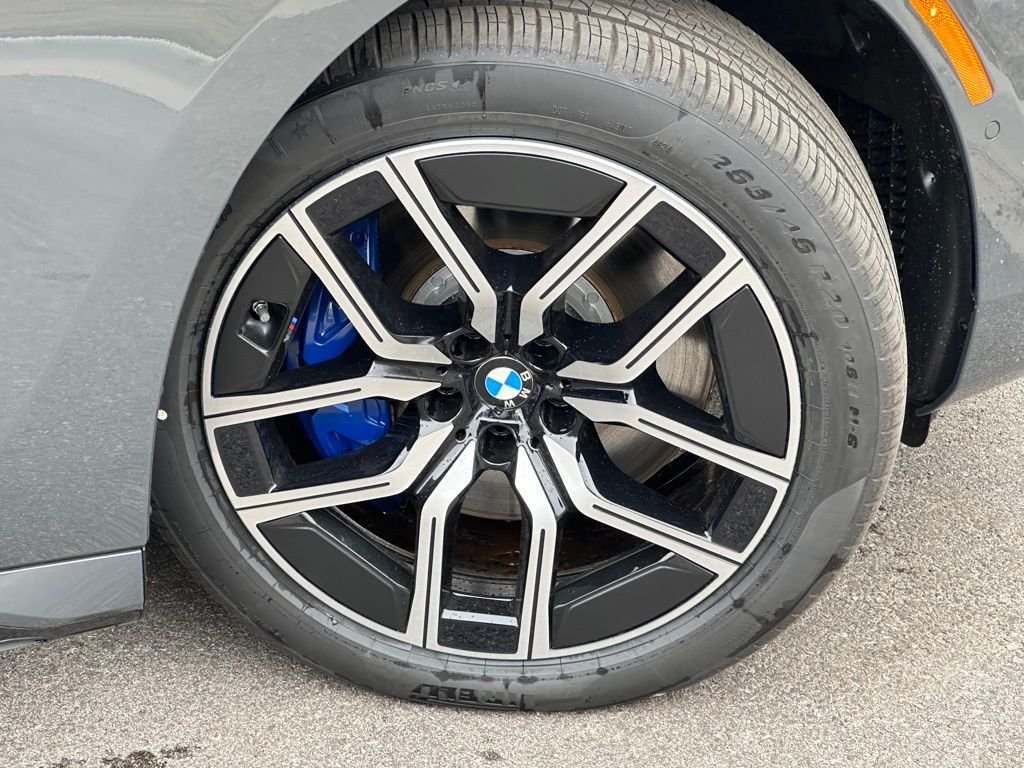 2025 BMW 7 Series 760i - Photo 9