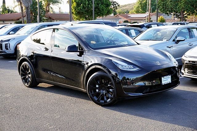 Used 2020  Tesla Long Range image 2