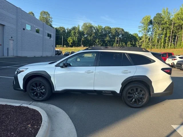 Used 2025 White Subaru Onyx Edition image 17