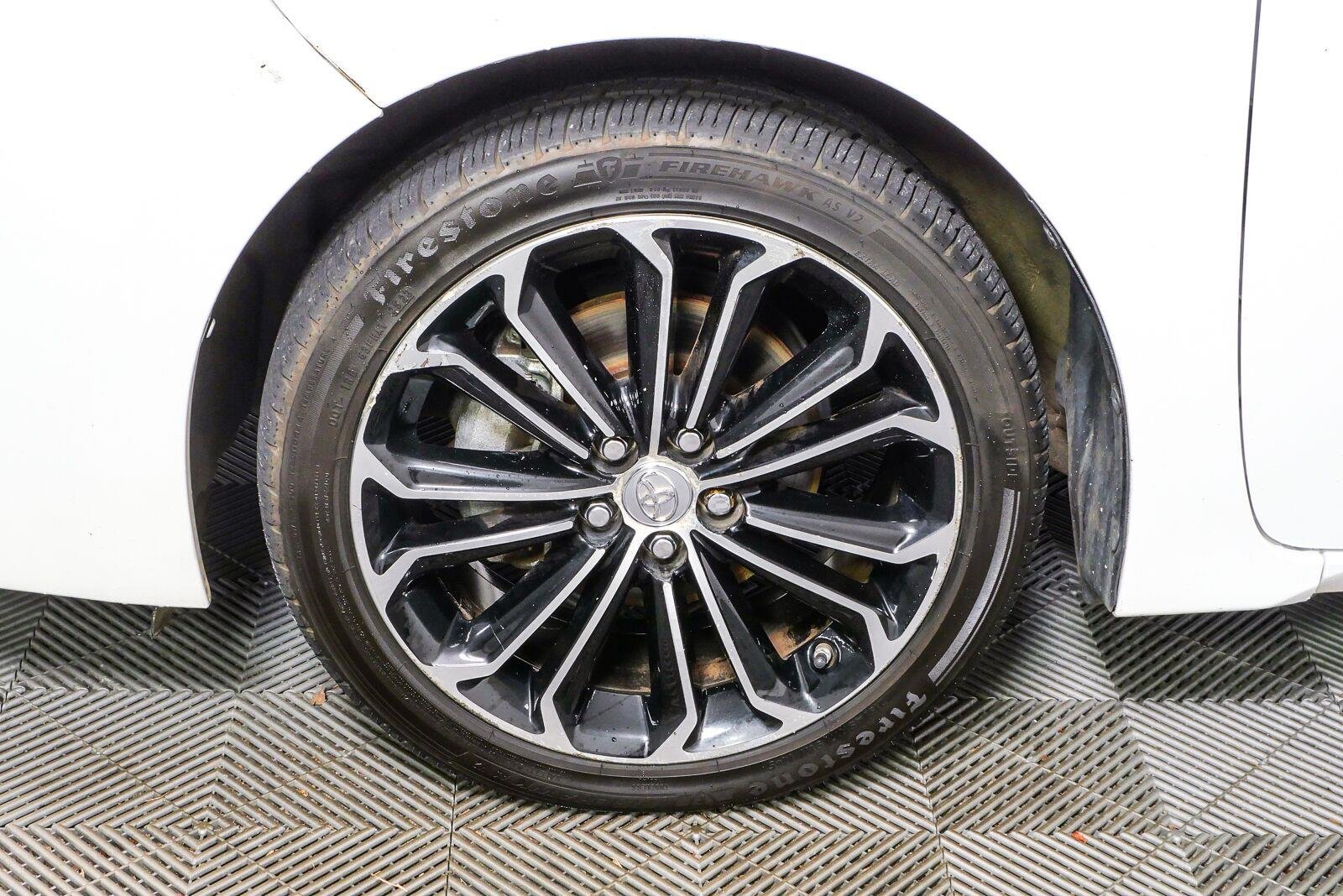 Used 2014 Super White Toyota S Plus image 33
