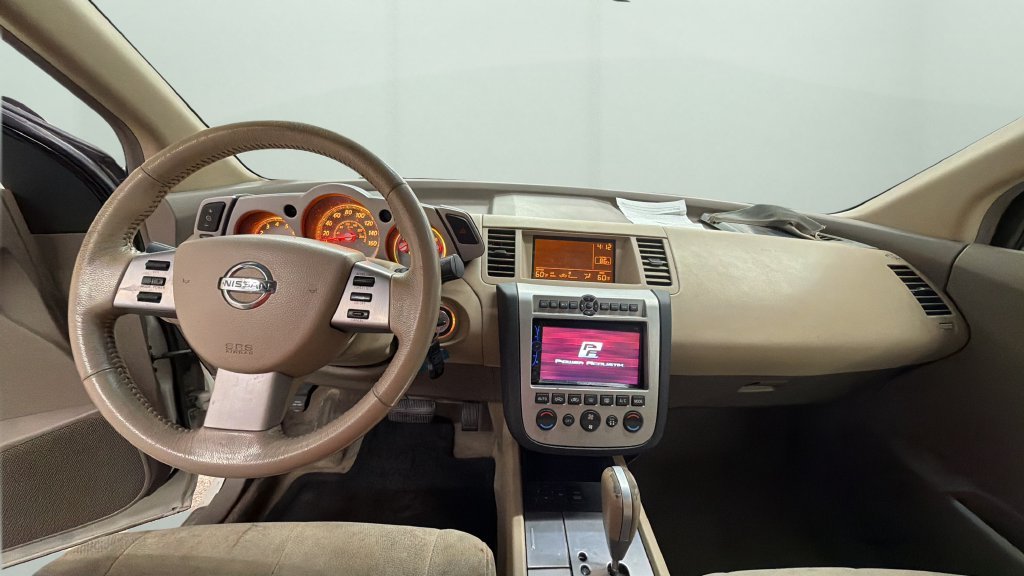 Used 2003 White Nissan SL image 10