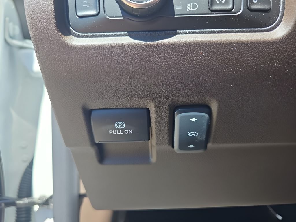 New 2026 Star White Metallic Tri-Coat Ford F-250® King Ranch® image 15