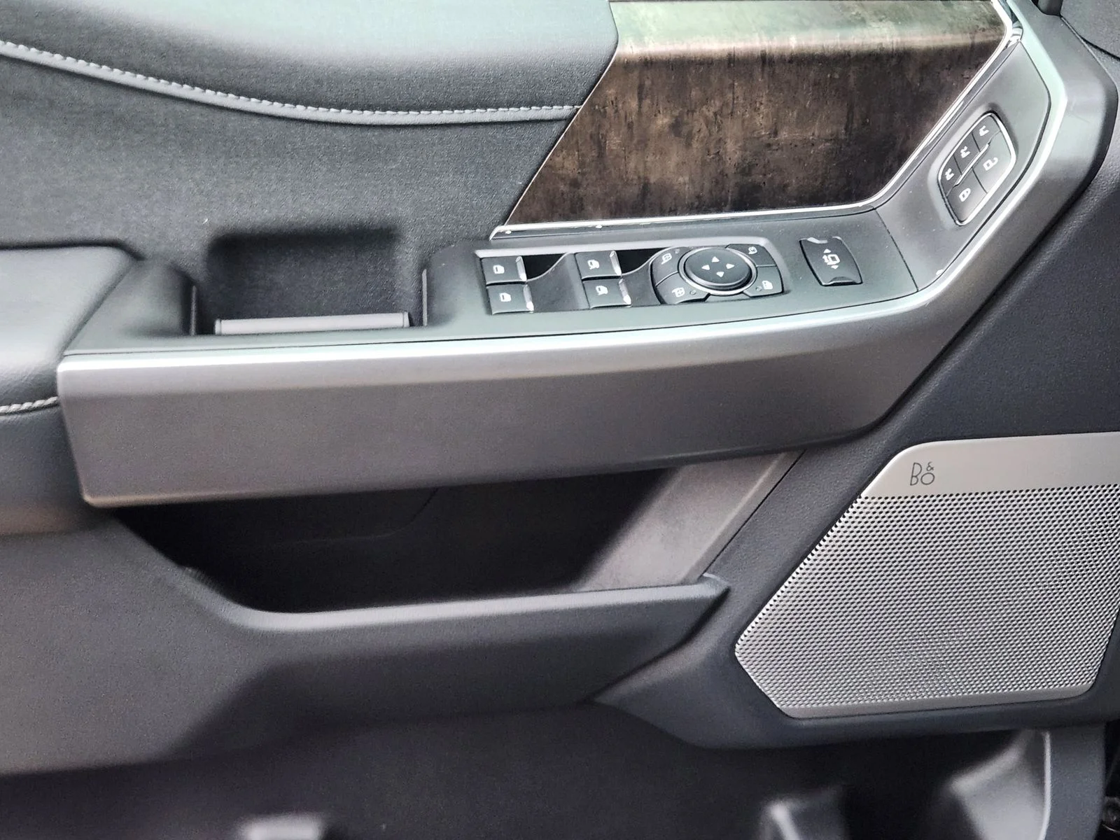 New 2026 Agate Black Metallic Ford F-250® Lariat® image 17