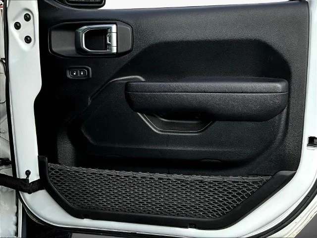 Used 2023 White Jeep Rubicon image 34