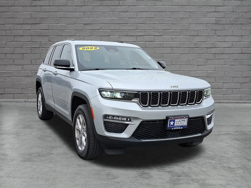 Used 2022 Silver Jeep Limited 4x4 image 44