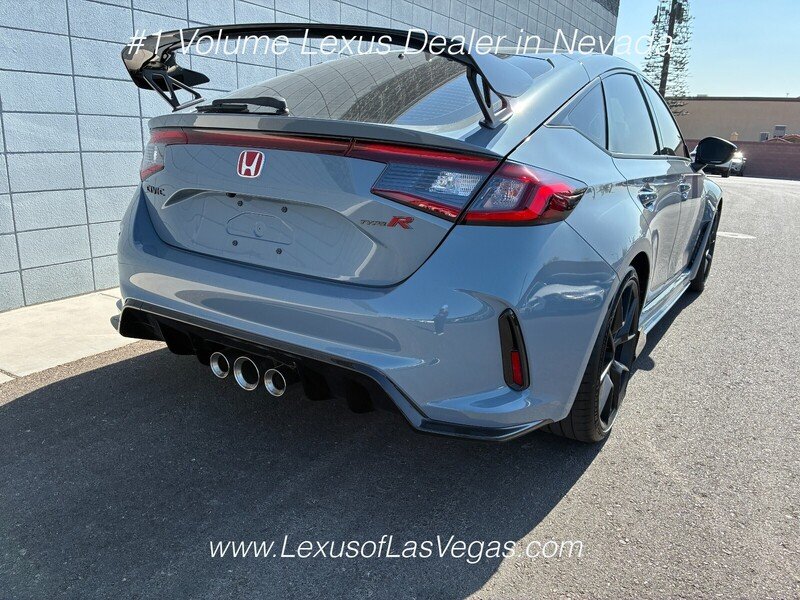 Used 2025 Sonic Gray Pearl Honda  image 3