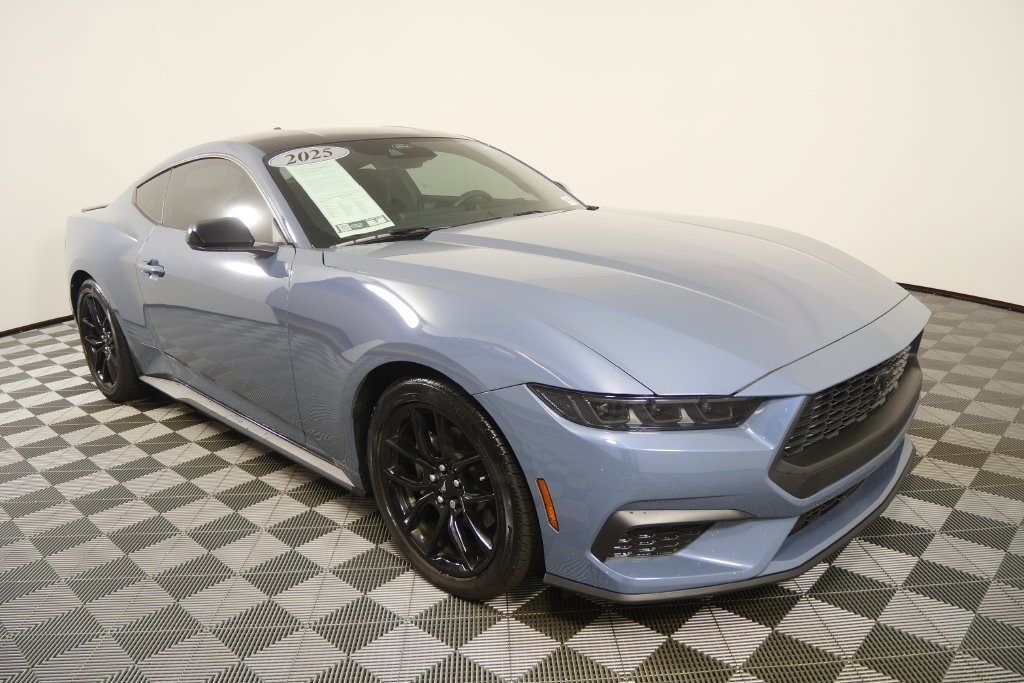 Used 2025 Vapor Blue Ford EcoBoost image 3