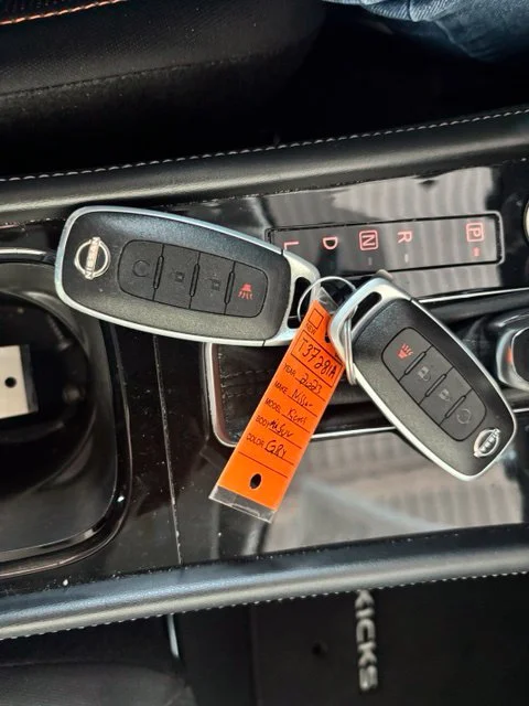 Used 2023 Gray Nissan SR image 13