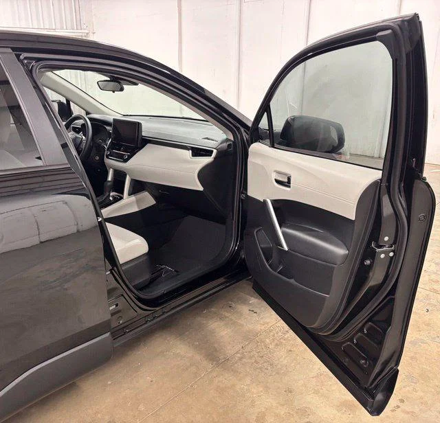 Used 2025 JET BLACK Toyota  image 17