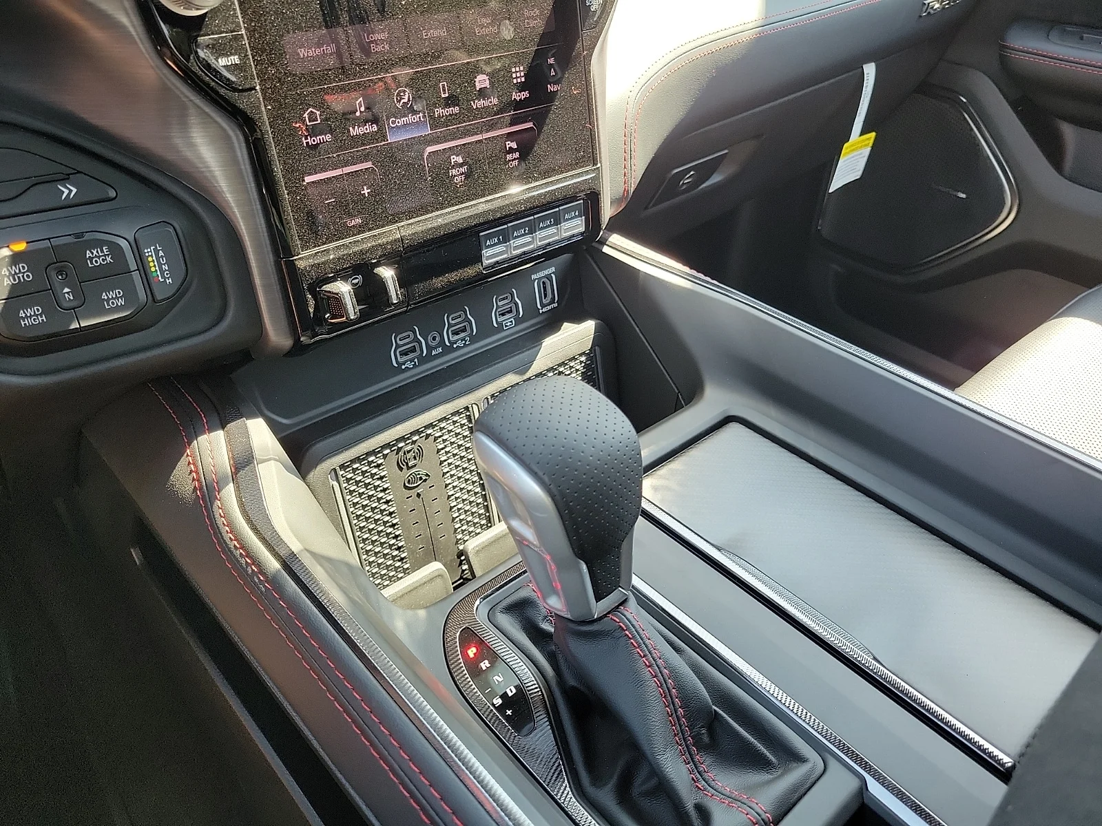 New 2026 PXJ Diamond Bla Ram RHO CREW CAB 4X4 5