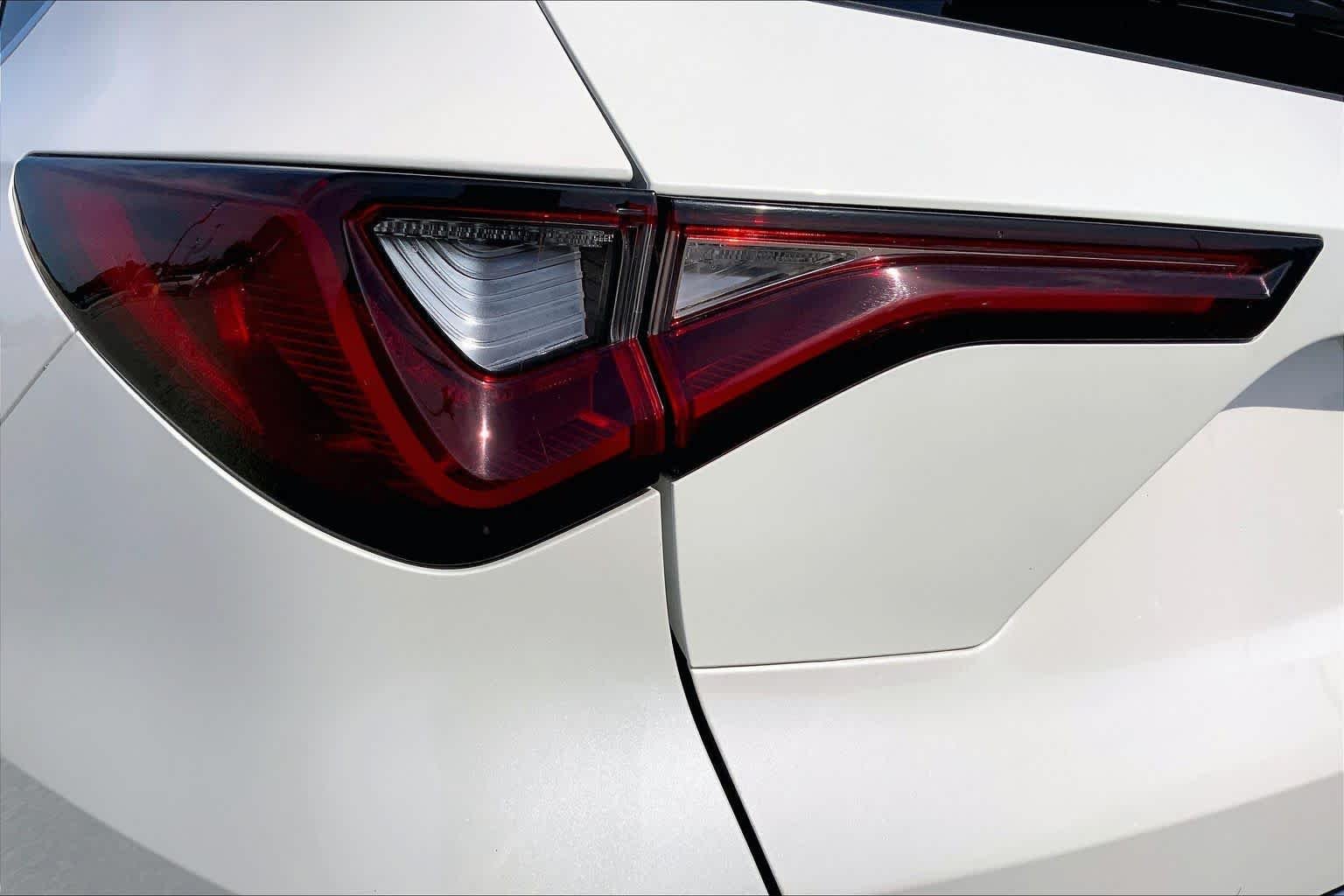 Used 2025 Platinum White Pearl Acura w/Advance Package image 28