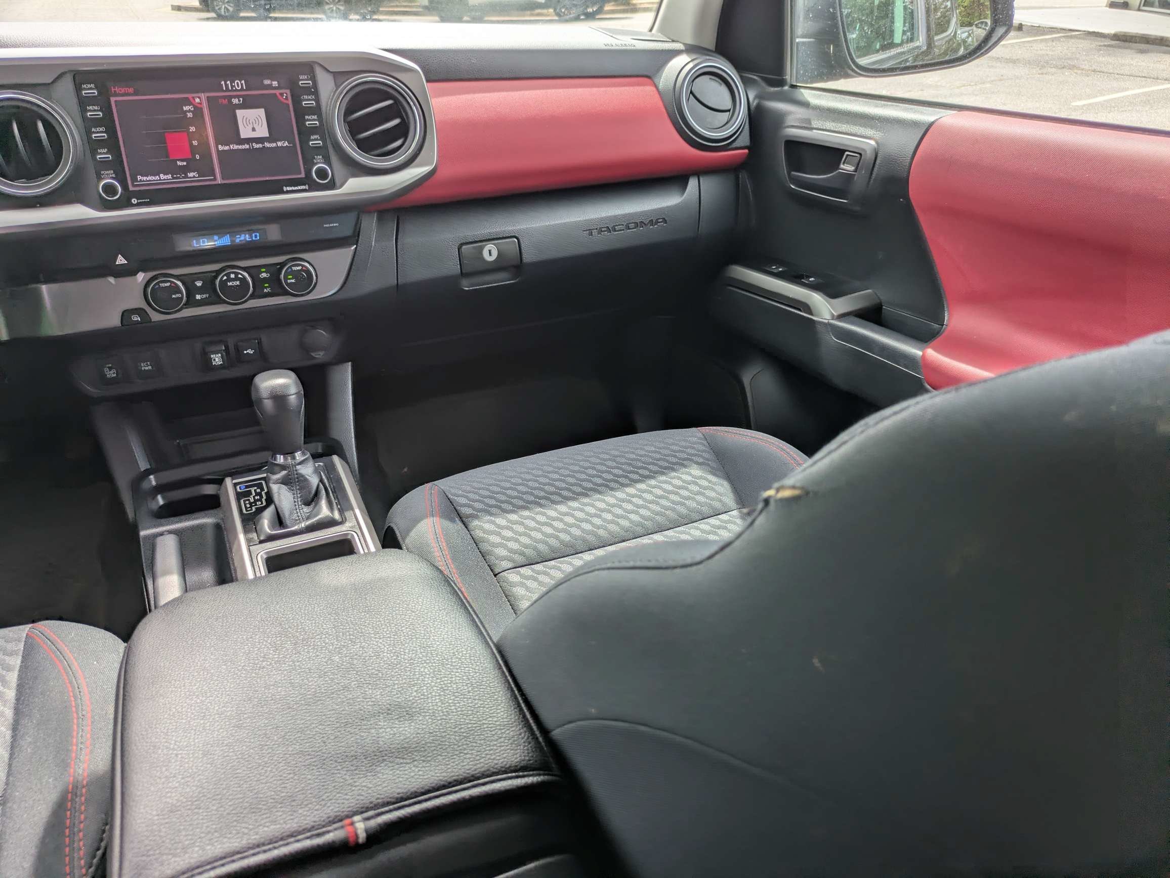 Used 2022 Black Toyota SR5 image 13