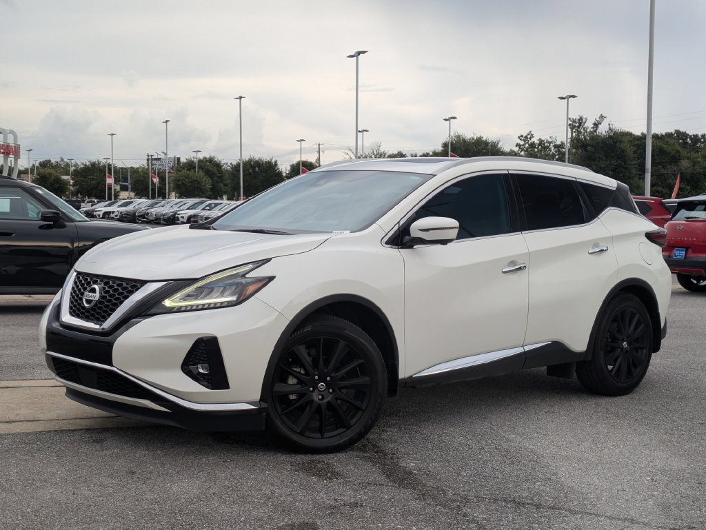 Used 2020 White Nissan Platinum image 1