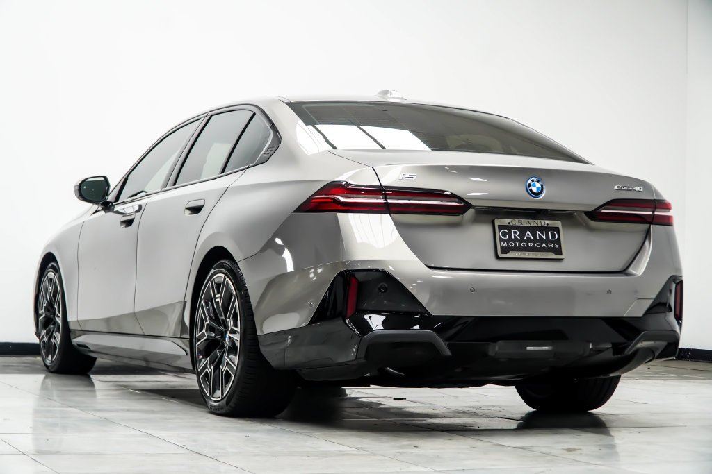 Used 2026 Gray BMW eDrive40 image 15