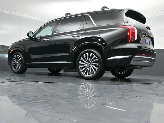 Certified Used 2025 Abyss Black Pearl Hyundai Calligraphy image 41