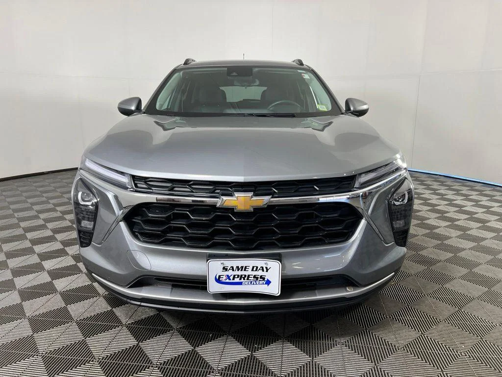 Used 2024 Sterling Gray Metallic Chevrolet LT image 29
