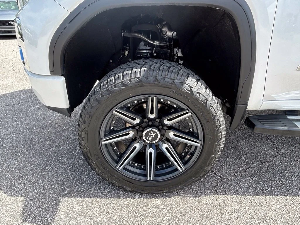Used 2021 White Frost GMC Denali image 20