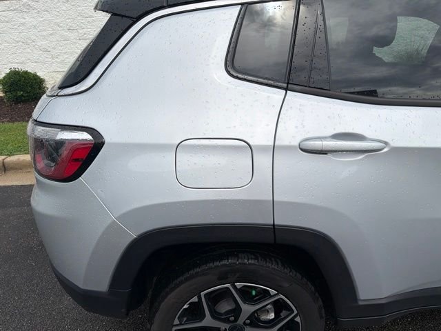 Used 2025 Silver Jeep Limited image 13
