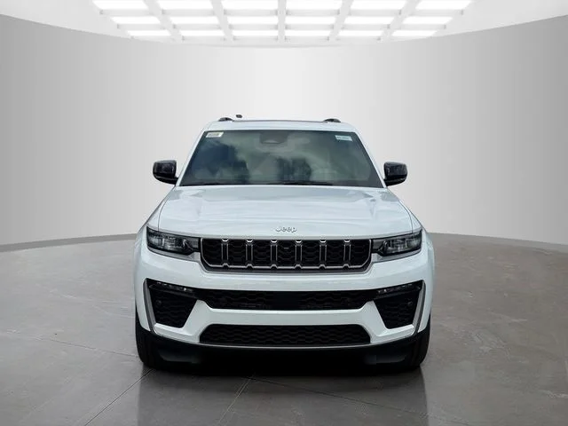 New 2026 Bright White Clear-Coat Exterior Paint Jeep Limited image 2