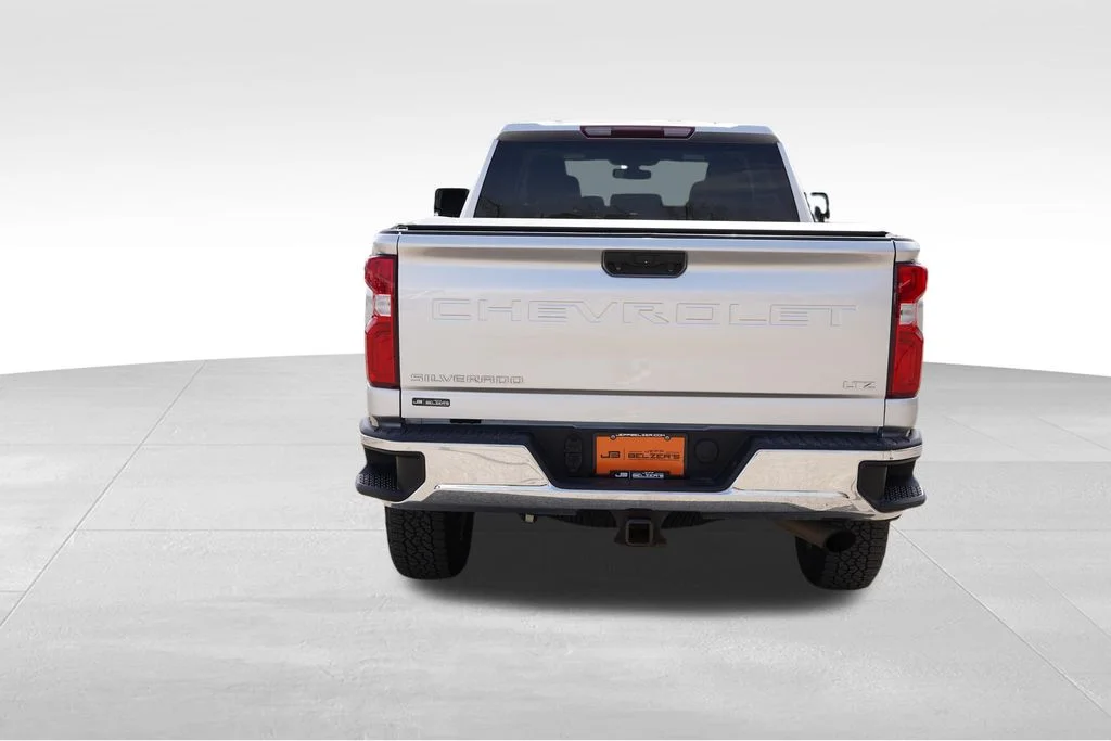 Used 2022 Silver Ice Metallic Chevrolet LTZ image 6