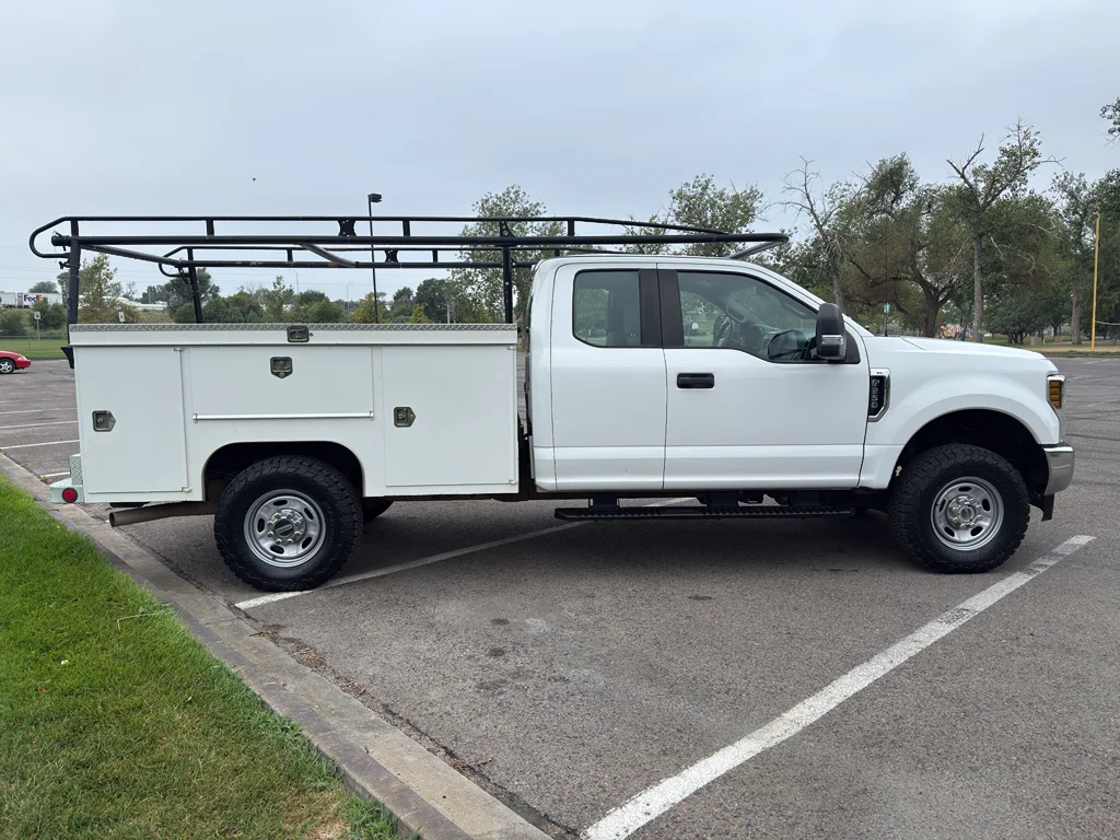 Used 2019 Oxford White Ford XL image 6