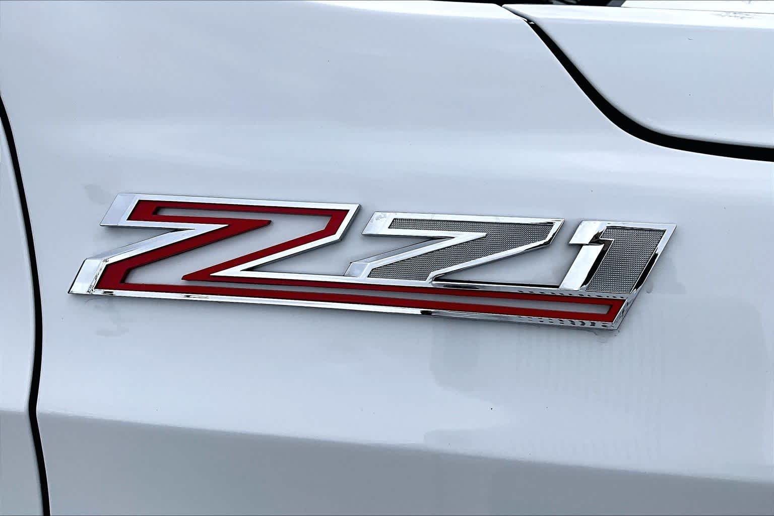 Used 2021 Summit White Chevrolet Z71 image 10