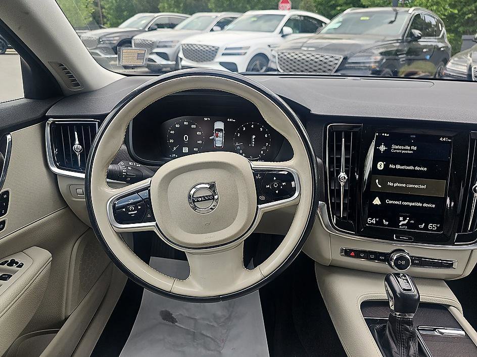 Used 2018 Denim Blue Metallic Volvo T6 AWD image 16