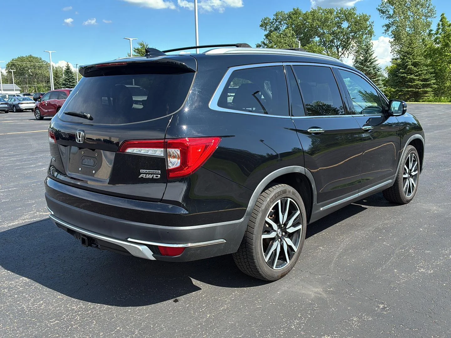 Used 2020 Crystal Black Pearl Honda Touring w/Rear Captain