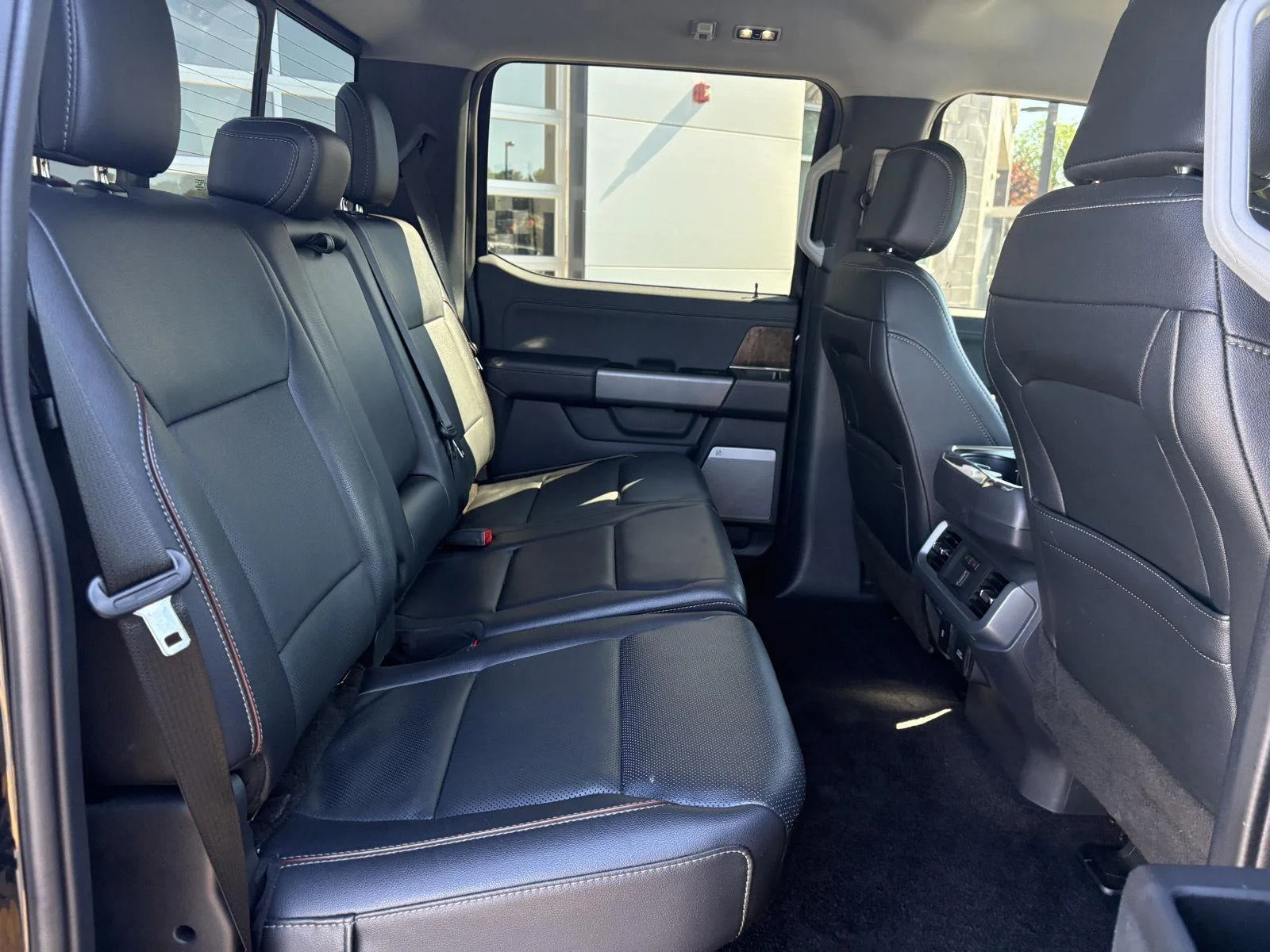 Used 2022 Agate Black Ford LARIAT image 21