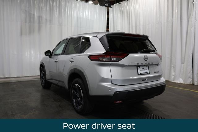 Used 2024 Silver Nissan SV image 5