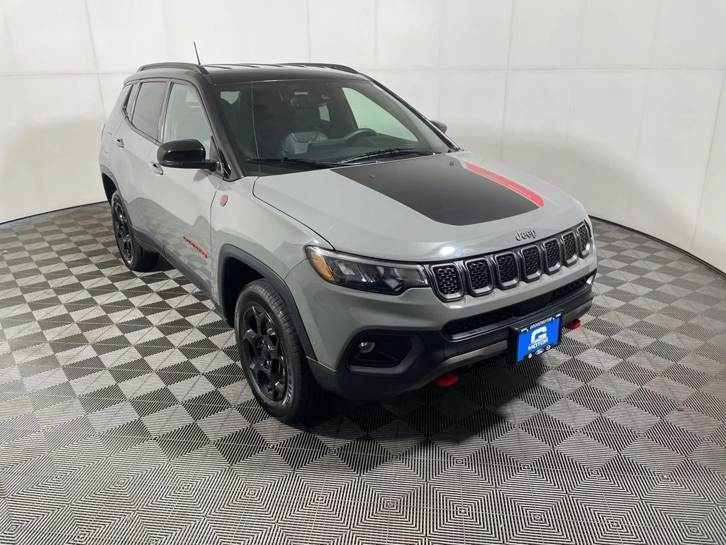 Used 2024 Gray Jeep Trailhawk image 1