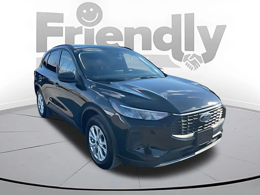 Used 2025 Black Ford Active image 3