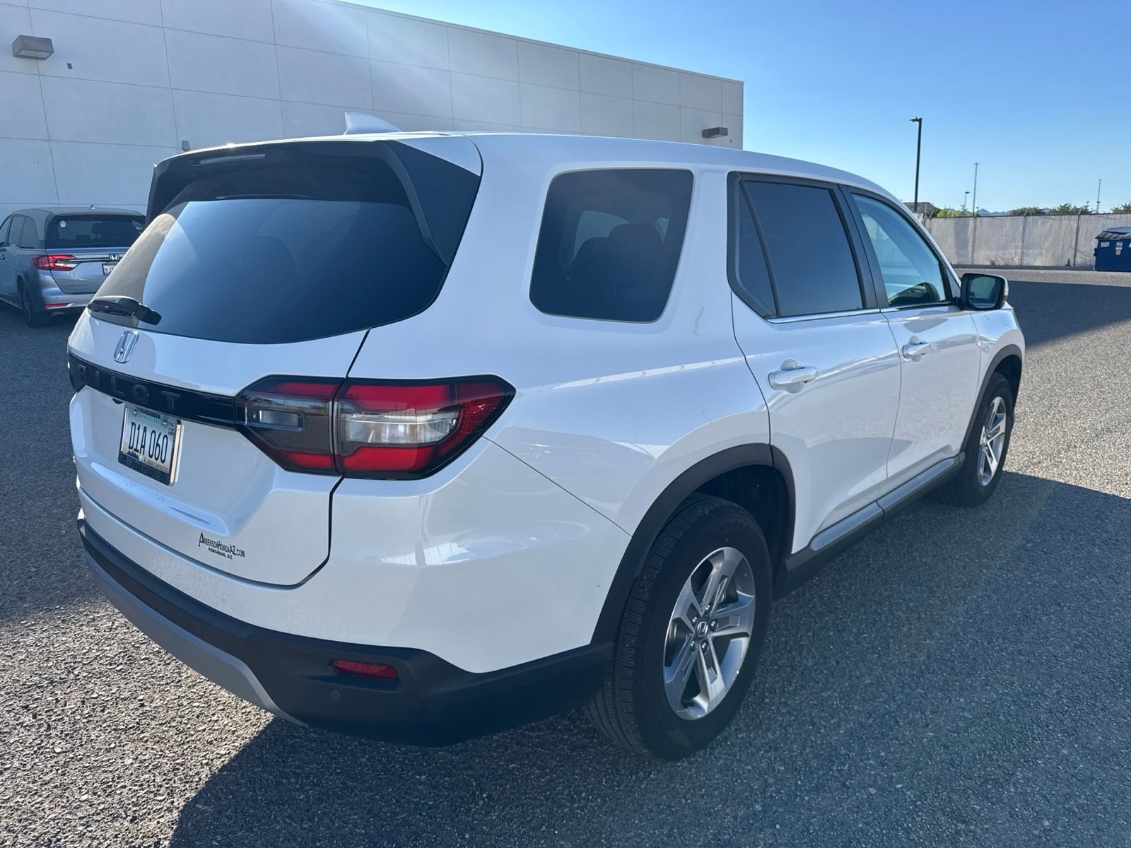 Used 2025 Platinum White Honda EX-L image 4