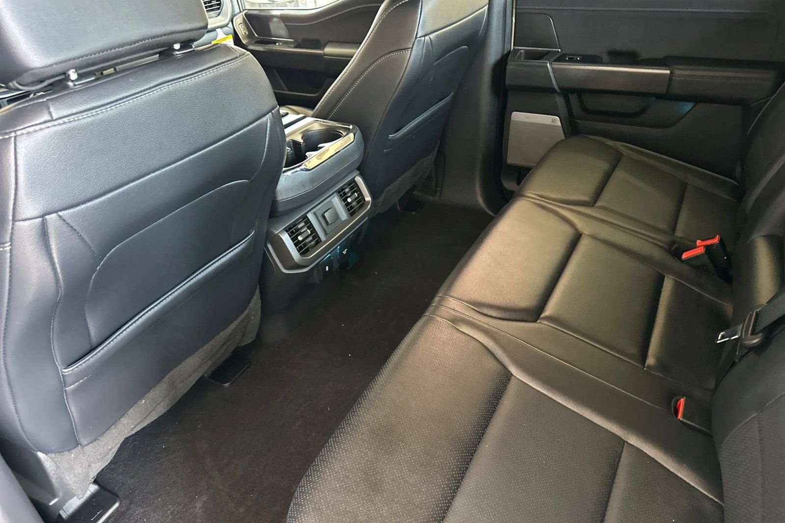 Used 2024 White Ford Lariat image 13