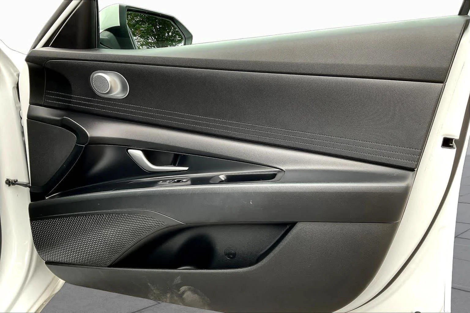 Used 2021 Quartz White Hyundai SEL image 21