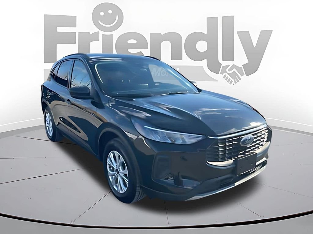 Used 2025 Black Ford Active image 3