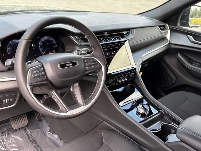 New 2026 Diamond Black Crystal Pearlcoat Jeep Laredo X image 18