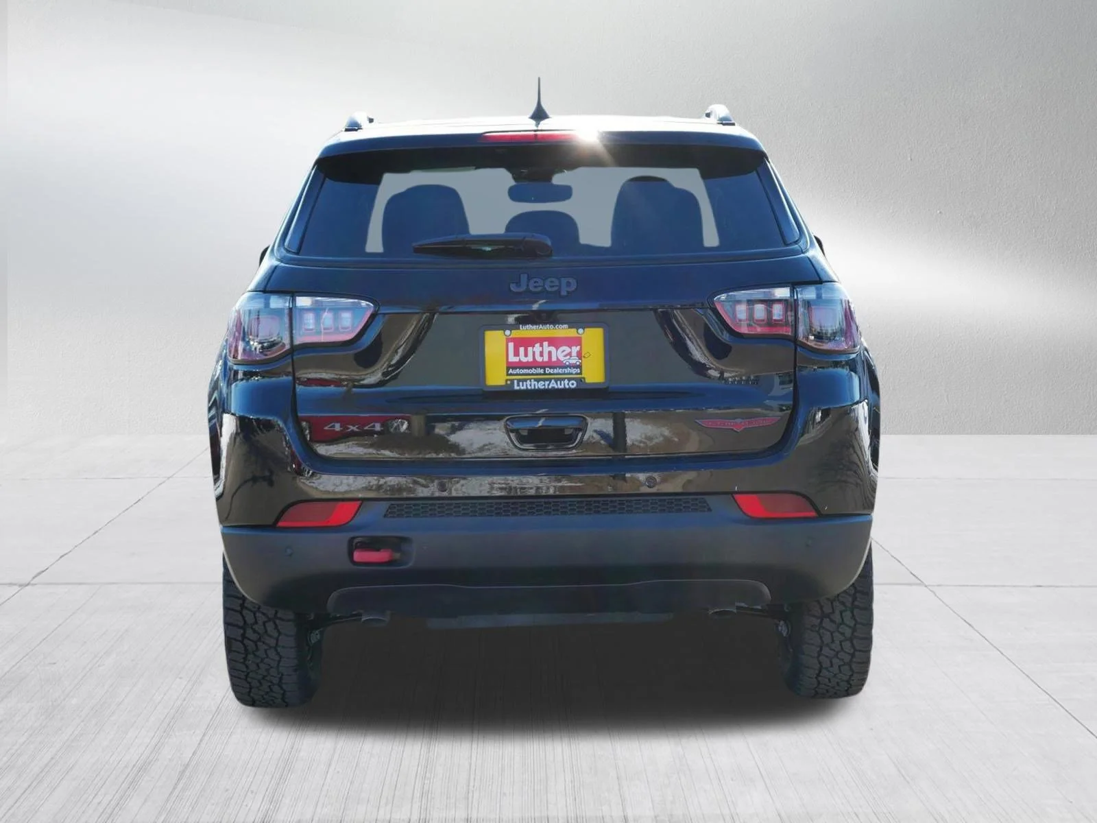 New 2026 Diamond Black Crystal Pearl-Coat Exterior Paint Jeep Trailhawk image 6