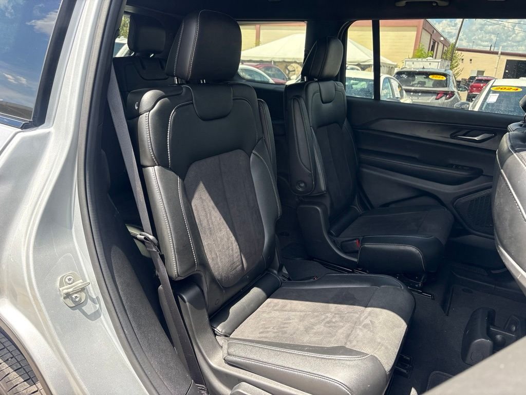 Used 2024 Silver Jeep Altitude image 16