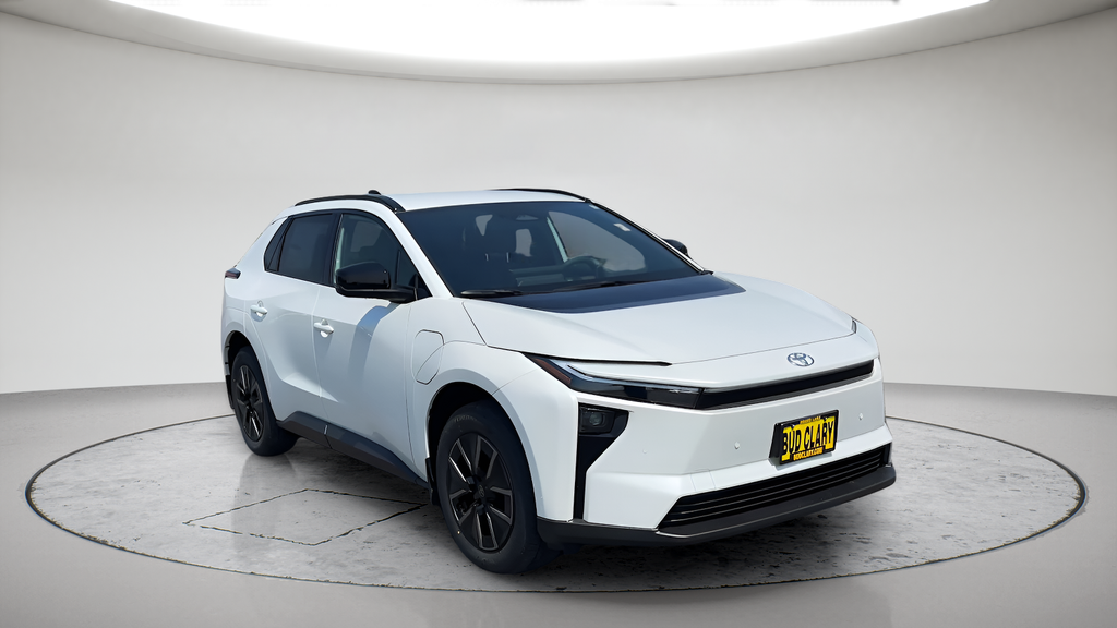 New 2026 Wind Chill Pearl Toyota XLE image 3