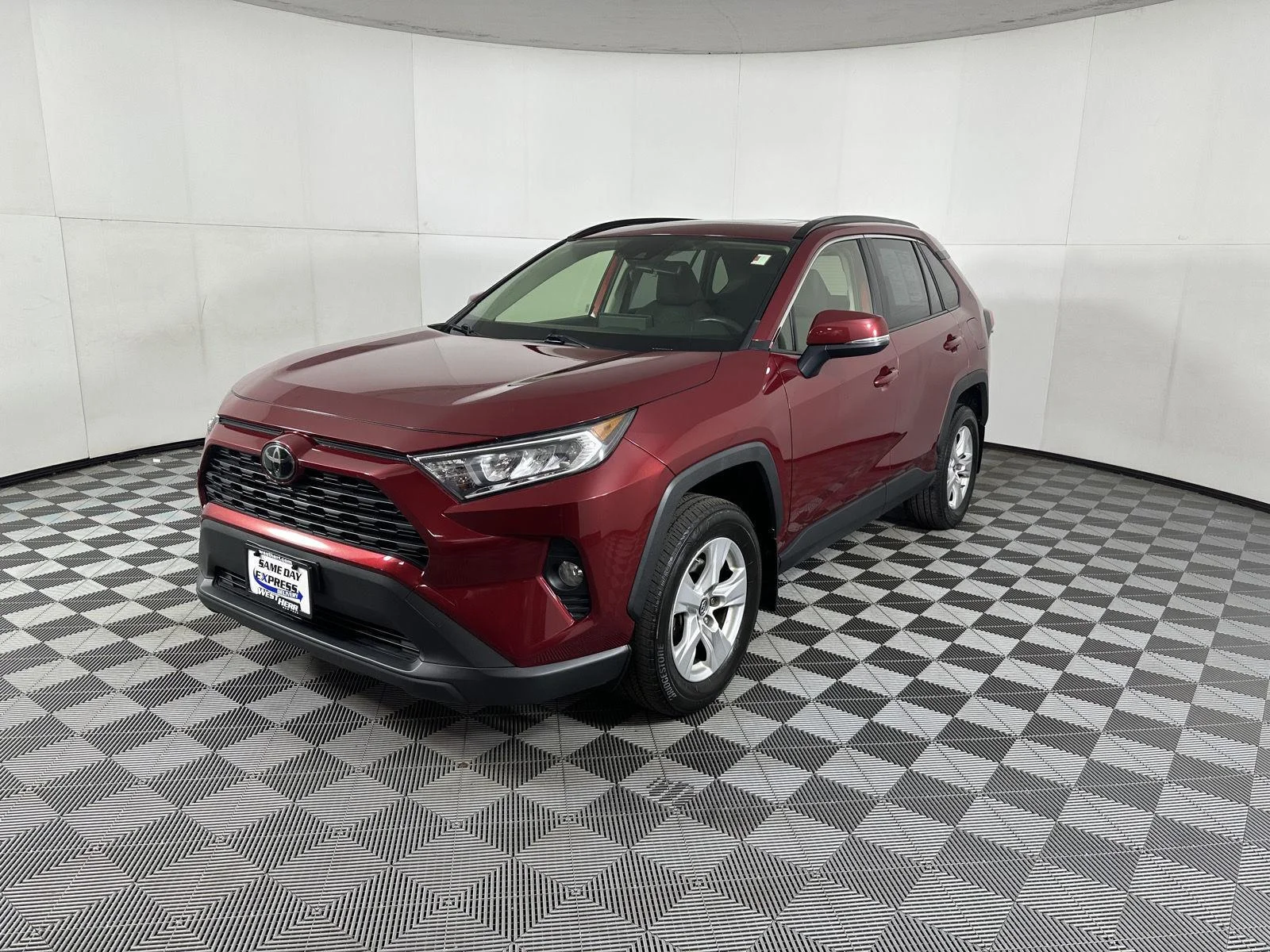 Used 2019 Ruby Flare Pearl Toyota XLE image 6