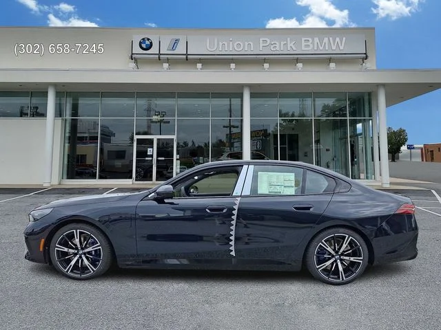 New 2027 Carbon Black Metallic BMW 550e xDrive image 7