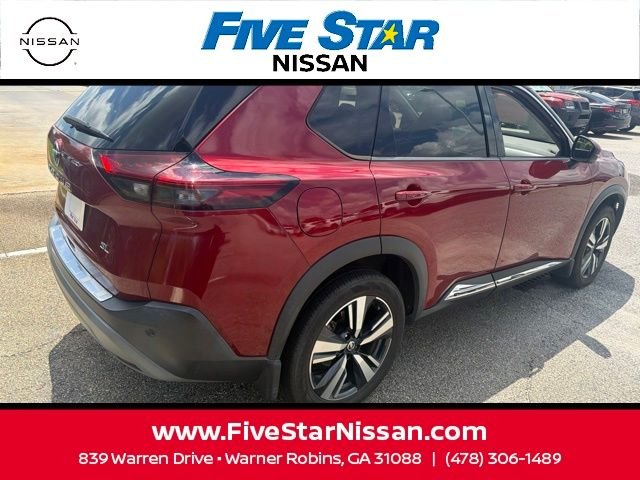 Used 2021 Red Nissan SL image 9