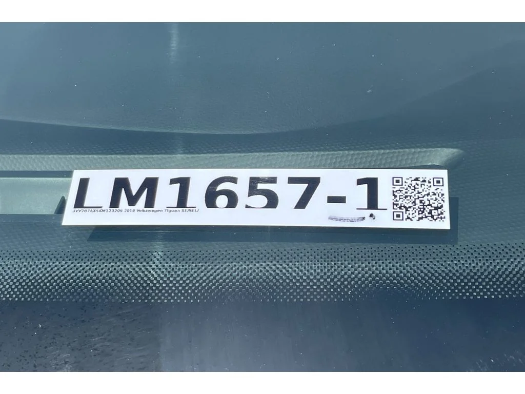 Used 2019 Platinum Gray Metallic Volkswagen SE image 53