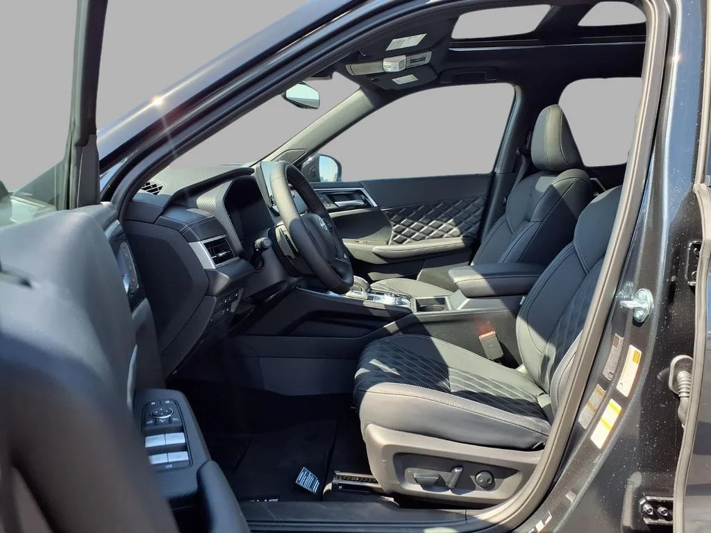 New 2026 Gray Nissan Platinum image 22