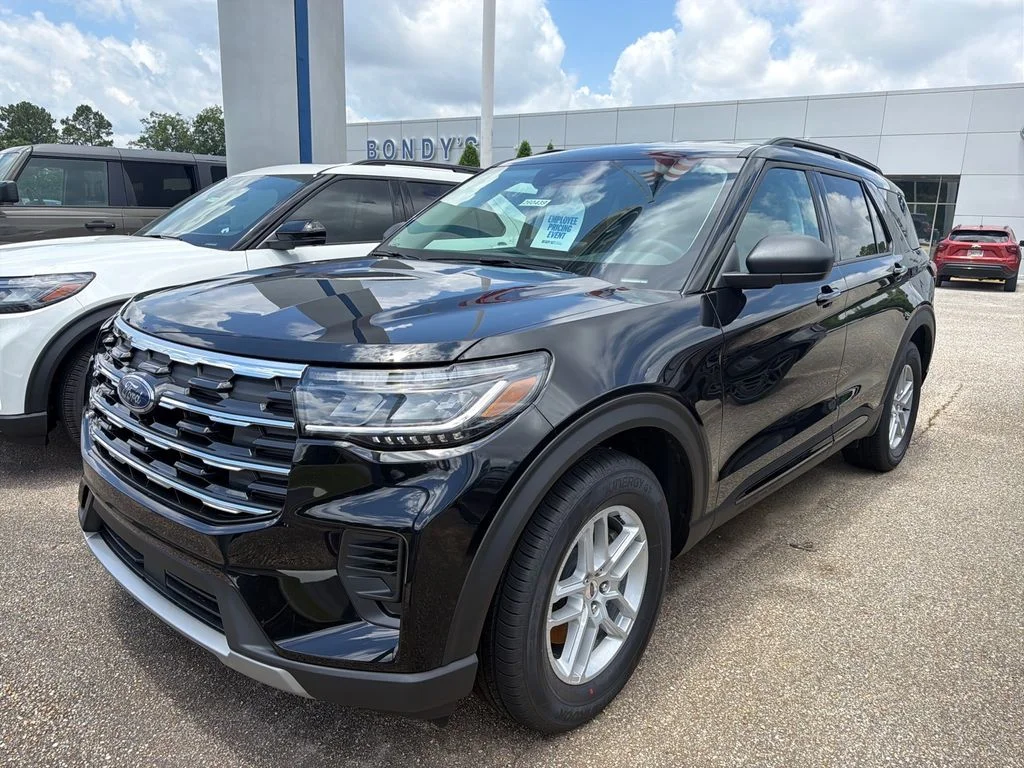 New 2026 Agate Black Metallic Ford Active image 2